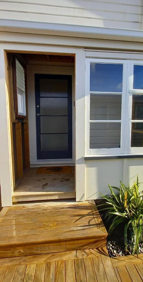 Character 2-Bedroom Unit Masterton Exterior foto