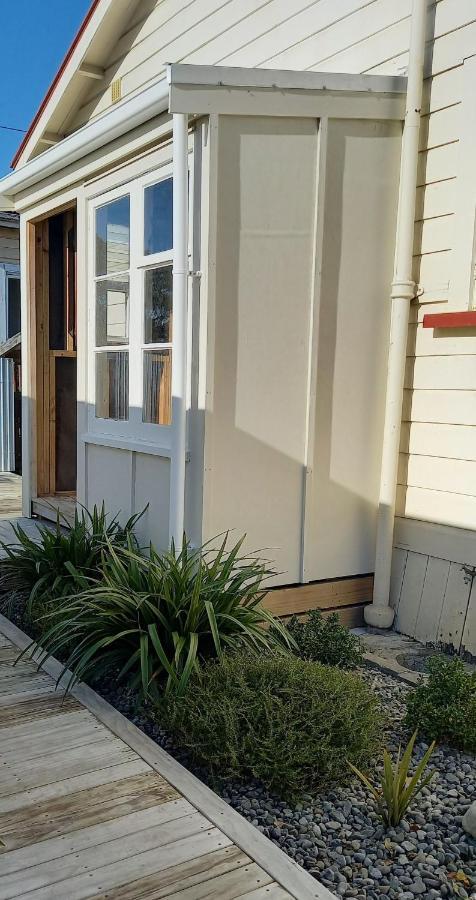 Character 2-Bedroom Unit Masterton Exterior foto